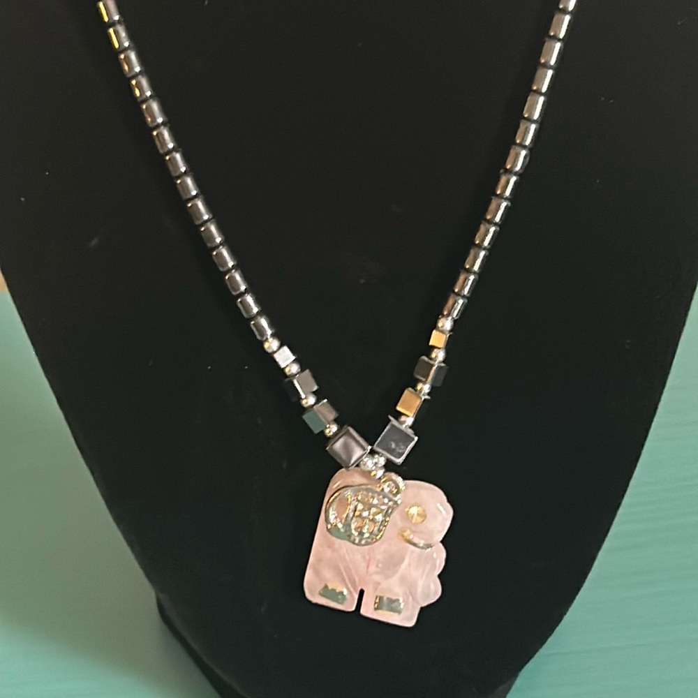 New Hand Crafted Carved Elephant Shaped Rose Quartz and Hematite Bead Necklace